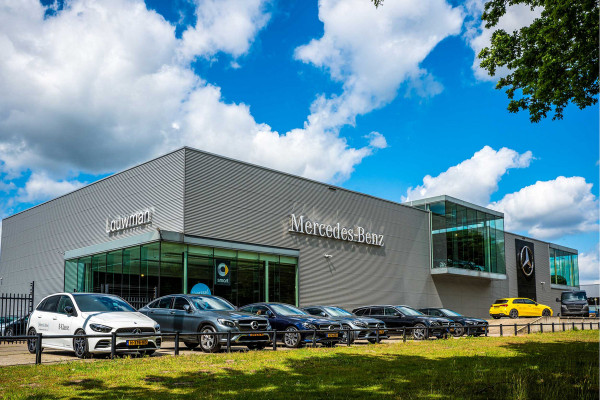 Mercedes-Benz CLA-Klasse 250 e Business Solution AMG Limited | Multispaaks lichtmetalen velgen | Panoramadak | MBUX wide screen | Navigatie | Parking support | Inclusief 24 maanden MB Certified garantie voor Europa.