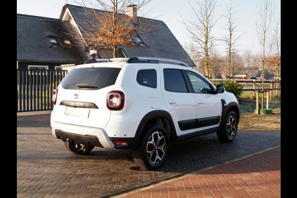 Dacia Duster 1.6 SCe Prestige | Unieke bedrijfswagen | 4X4 | Camera | Trekhaak | Stoelverwarming |