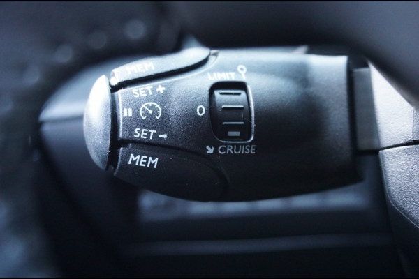 Peugeot 2008 100PK Allure NAVI | CAMERA | FULL-LED | CRUISE | CARPLAY | CLIMA