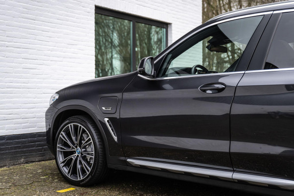 BMW X3 xDrive30e Laser H/K HuD 360° Gesture Control Vol!