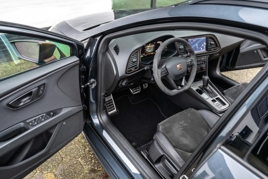 Seat León ST 2.0 TSI CUPRA R 4DRIVE ACC DCC Carbon Beats Pano