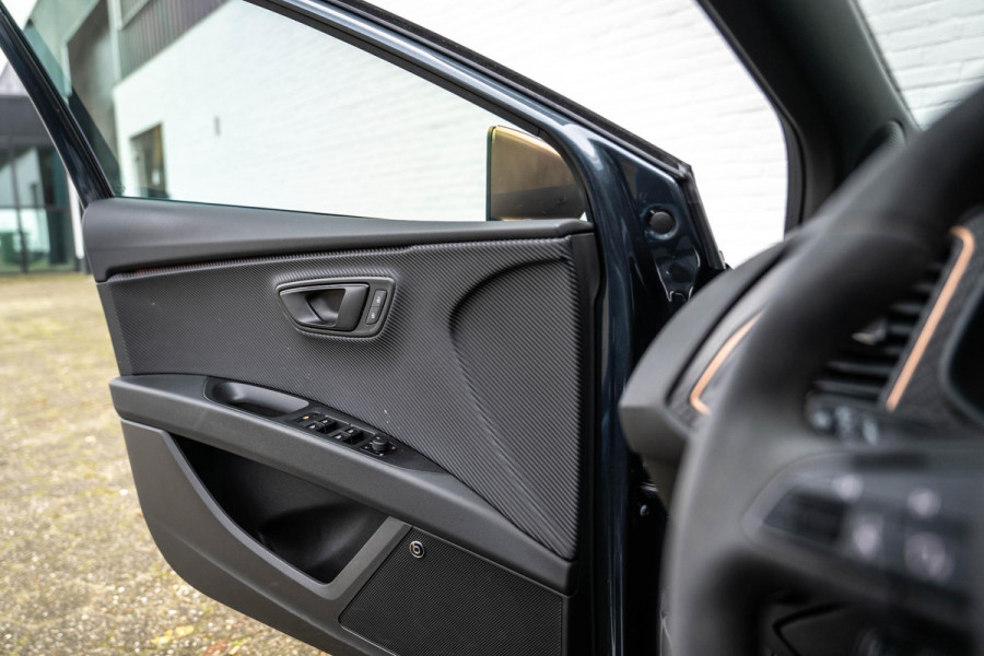 Seat León ST 2.0 TSI CUPRA R 4DRIVE ACC DCC Carbon Beats Pano
