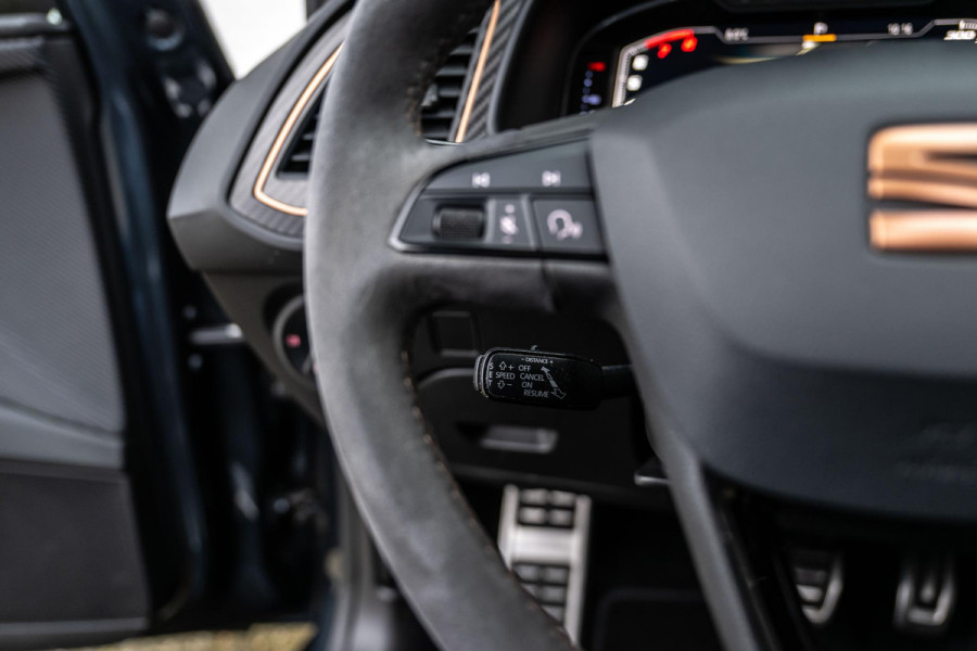 Seat León ST 2.0 TSI CUPRA R 4DRIVE ACC DCC Carbon Beats Pano