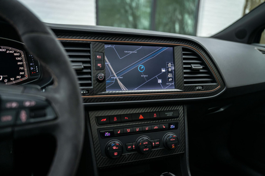 Seat León ST 2.0 TSI CUPRA R 4DRIVE ACC DCC Carbon Beats Pano