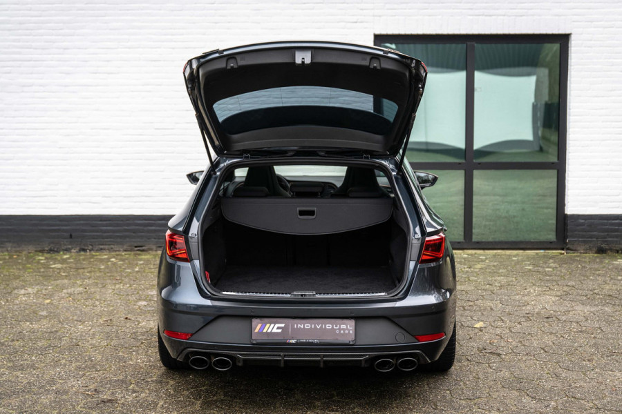 Seat León ST 2.0 TSI CUPRA R 4DRIVE ACC DCC Carbon Beats Pano