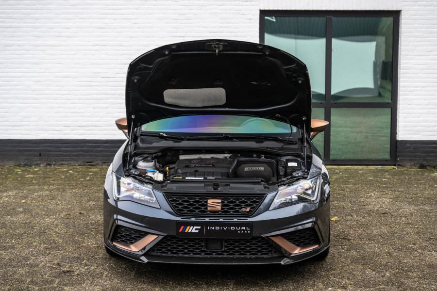 Seat León ST 2.0 TSI CUPRA R 4DRIVE ACC DCC Carbon Beats Pano