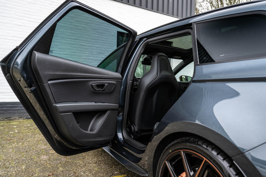 Seat León ST 2.0 TSI CUPRA R 4DRIVE ACC DCC Carbon Beats Pano