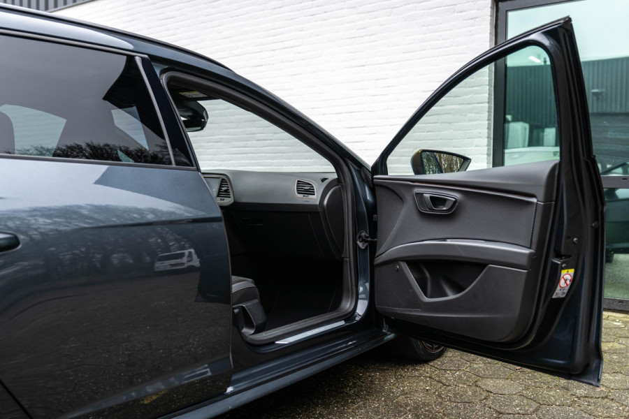 Seat León ST 2.0 TSI CUPRA R 4DRIVE ACC DCC Carbon Beats Pano