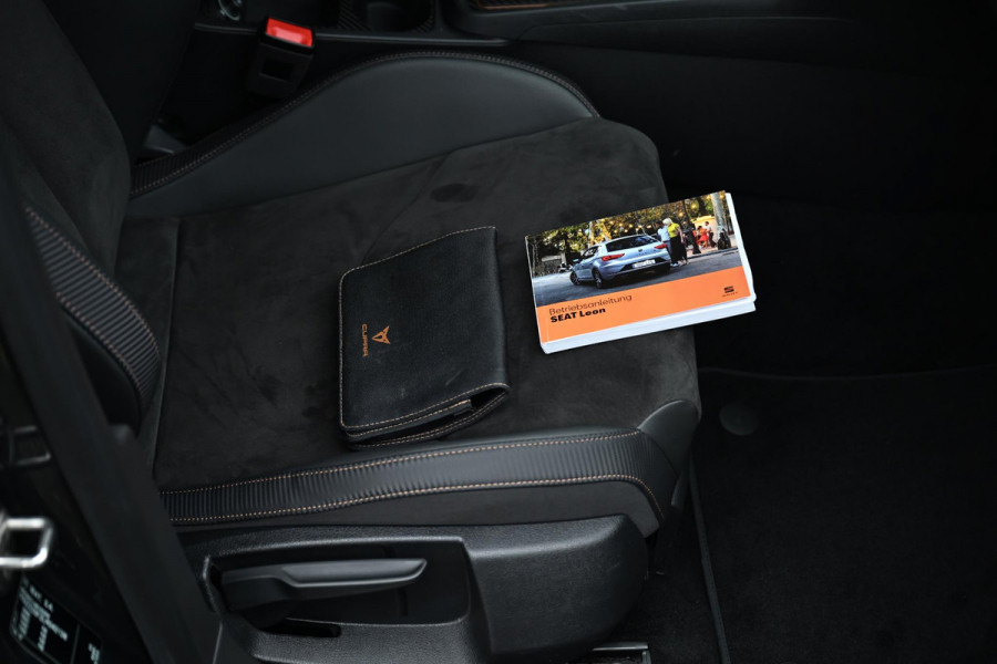 Seat León ST 2.0 TSI CUPRA R 4DRIVE ACC DCC Carbon Beats Pano