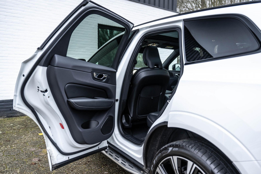 Volvo XC60 2.0 T6 AWD R-Design Stoelventilatie Trekhaak Pano