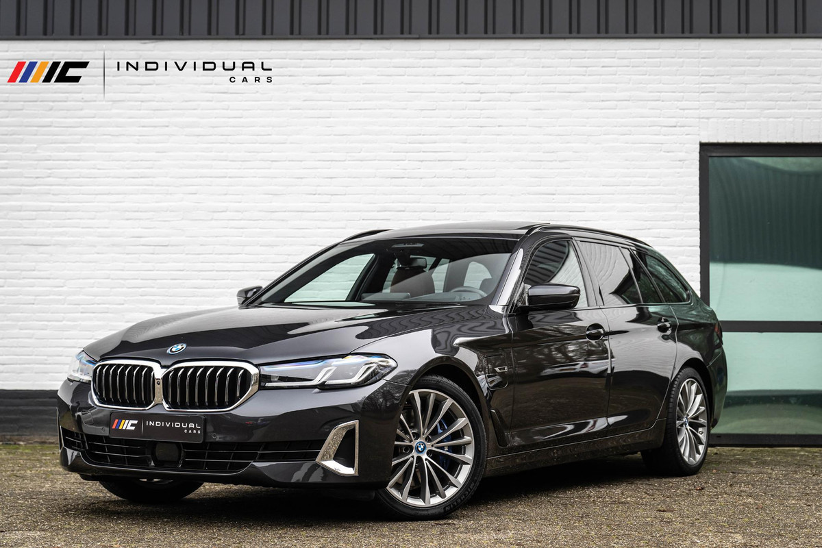 BMW 5 Serie Touring 530e xDrive Luxury Line 4-Wielbesturing NWPR 105K