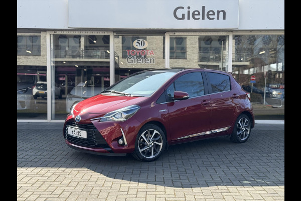 Toyota Yaris 1.5 Hybrid Premium | Panoramadak, Navigatie, Half leer/stof, 16 inch, Keyless, Parelmoer rood, DAB, Zeer compleet!