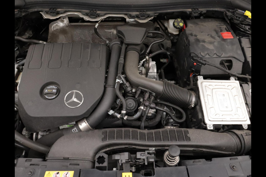 Mercedes-Benz GLA 200 Business Line 1/2-LEER CAMERA NAVI