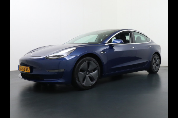 Tesla Model 3 Long Range 75kWh 463PK Trekhaak 18" FSD-Full Self Driving Computer-3 Premium Audio 4wd AutoPilot Panoramadak Camera's Leer Adapt Stoel en achterbank verwarming Electr.Stoelen+Memory+Easy-Entry WiFi Orig. NLse auto Grootste accu Tot 16,5kwh thuis laden. Accu-Garantie tot 20-12-2027 max 192.000km