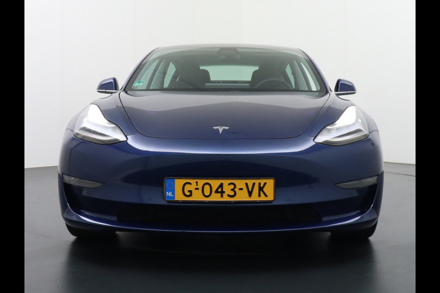 Tesla Model 3 Long Range 75kWh 463PK Trekhaak 18" FSD-Full Self Driving Computer-3 Premium Audio 4wd AutoPilot Panoramadak Camera's Leer Adapt Stoel en achterbank verwarming Electr.Stoelen+Memory+Easy-Entry WiFi Orig. NLse auto Grootste accu Tot 16,5kwh thuis laden. Accu-Garantie tot 20-12-2027 max 192.000km