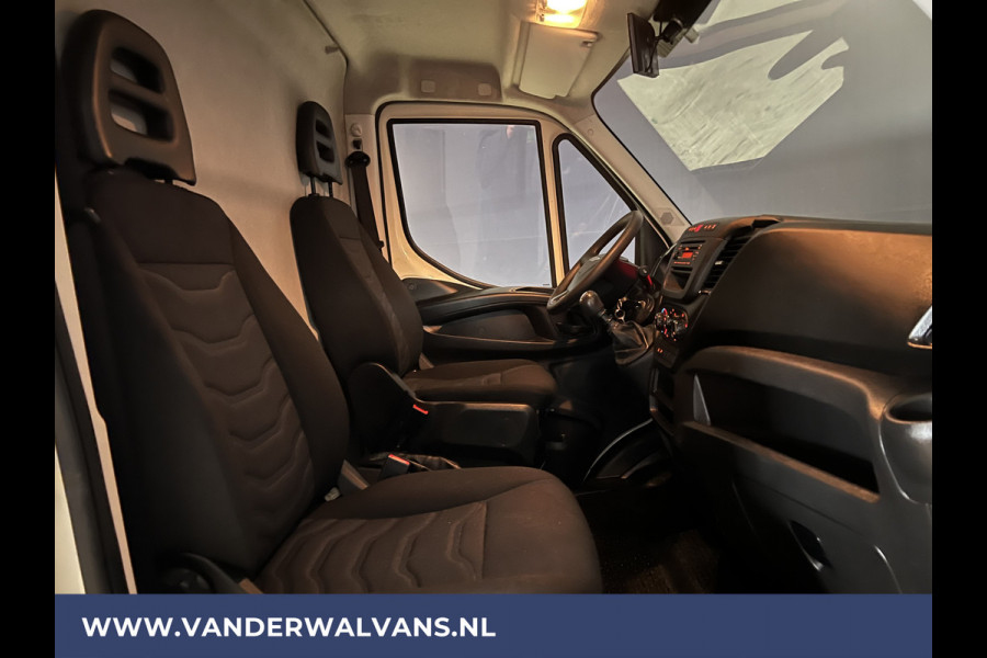 Iveco Daily 35C16V 155pk Dubbel lucht 3500kg Trekhaak L2H2 Euro6 Airco | Camera | Bluetooth telefoonvoorbereiding