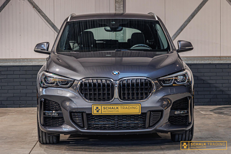 BMW X1 XDrive25e High Executive|Trekhaak|M-sport|LED|Dealer