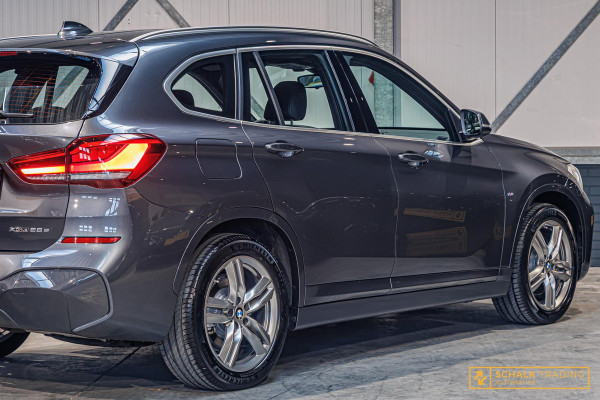 BMW X1 XDrive25e High Executive|Trekhaak|M-sport|LED|Dealer