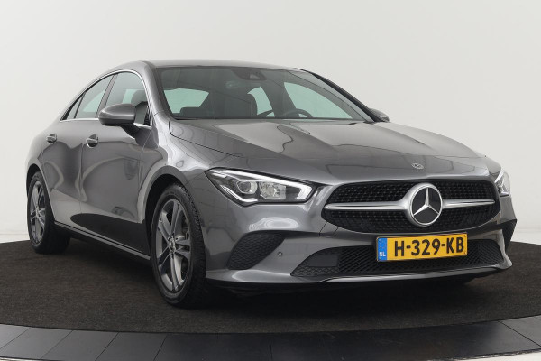 Mercedes-Benz CLA-Klasse 180 Business Solution | Stoelverwarming | Trekhaak | Camera | Full LED | Widescreen | Park Assist | Navigatie | Half leder | Climate control