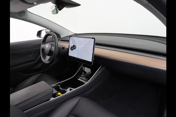 Tesla Model 3 Performance 513pk AWD FSD-MEEGELEVERD PAKKET! €72.000 nieuw 0-100kmh 3.4sec! Lmv-20" AutoPilot Carbon-Spoiler Premium-HiFi Pano. Navi Led ACC DAB Voorverwarming interieur en Keyless via GSM-App One-Pedal-Drive Rode Remklauwen Premium Audio Veel grip door 4WD vierwielaandrijving.  Origineel Nederlandse auto nieuwprijs €72.080 Garantie op Accu en motor tot 28-12-2027/192.000km