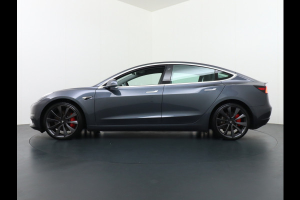 Tesla Model 3 Performance 513pk AWD FSD-MEEGELEVERD PAKKET! €72.000 nieuw 0-100kmh 3.4sec! Lmv-20" AutoPilot Carbon-Spoiler Premium-HiFi Pano. Navi Led ACC DAB Voorverwarming interieur en Keyless via GSM-App One-Pedal-Drive Rode Remklauwen Premium Audio Veel grip door 4WD vierwielaandrijving.  Origineel Nederlandse auto nieuwprijs €72.080 Garantie op Accu en motor tot 28-12-2027/192.000km