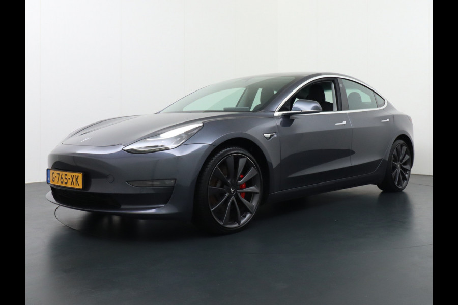 Tesla Model 3 Performance 513pk AWD FSD-MEEGELEVERD PAKKET! €72.000 nieuw 0-100kmh 3.4sec! Lmv-20" AutoPilot Carbon-Spoiler Premium-HiFi Pano. Navi Led ACC DAB Voorverwarming interieur en Keyless via GSM-App One-Pedal-Drive Rode Remklauwen Premium Audio Veel grip door 4WD vierwielaandrijving.  Origineel Nederlandse auto nieuwprijs €72.080 Garantie op Accu en motor tot 28-12-2027/192.000km