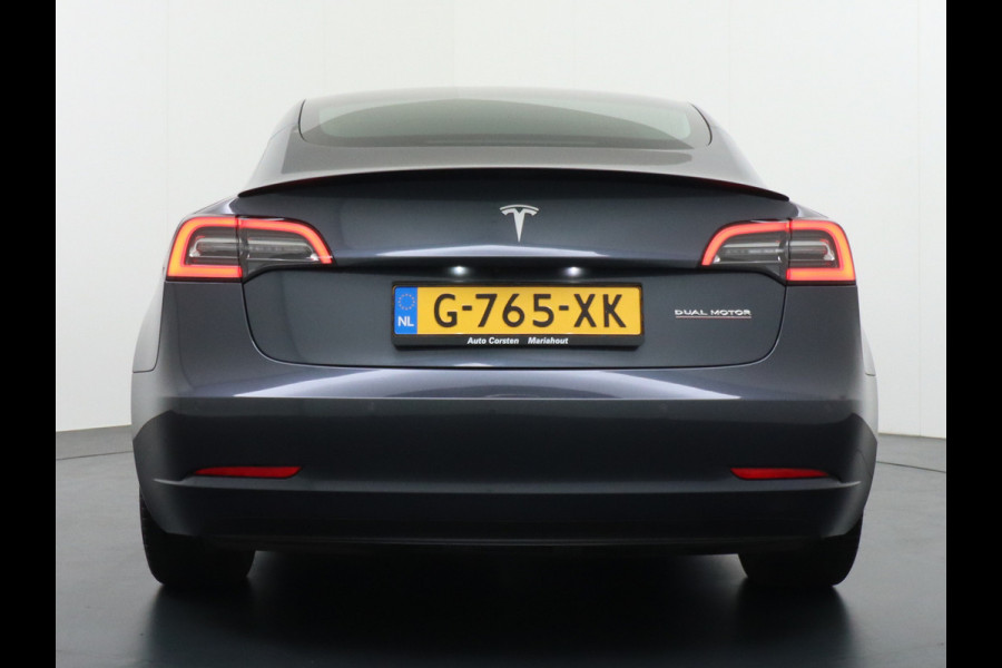 Tesla Model 3 Performance 513pk AWD FSD-MEEGELEVERD PAKKET! €72.000 nieuw 0-100kmh 3.4sec! Lmv-20" AutoPilot Carbon-Spoiler Premium-HiFi Pano. Navi Led ACC DAB Voorverwarming interieur en Keyless via GSM-App One-Pedal-Drive Rode Remklauwen Premium Audio Veel grip door 4WD vierwielaandrijving.  Origineel Nederlandse auto nieuwprijs €72.080 Garantie op Accu en motor tot 28-12-2027/192.000km