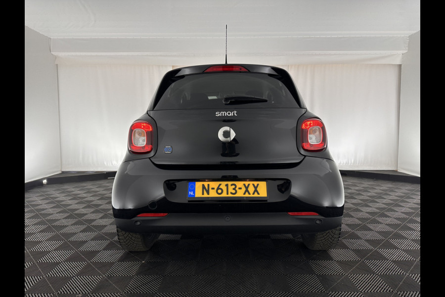 Smart Forfour EQ Comfort Pack-Sport 18 kWh [ 3-Fase ] (INCL-BTW) *COMFORT-SEATS | CARPLAY  | AIRCO | CRUISE | MICROFIBRE | PDC | 16''ALU*