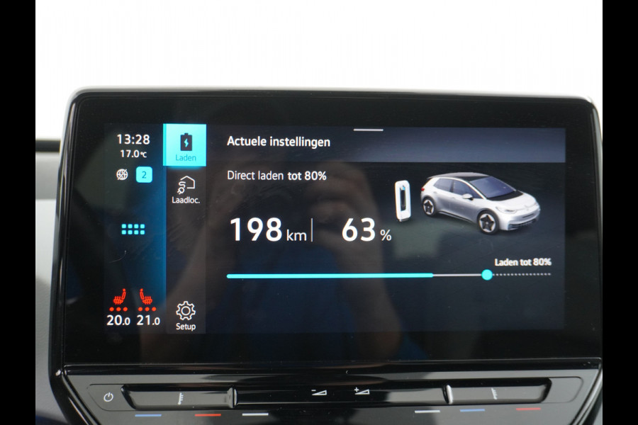 Volkswagen ID.3 58kWh 204PK Business Warmtepomp Apple Carplay Android Auto Cruise control adaptief Navi discover pro Keyless advanced Stoelverwa Matrix led koplampen Led-a-licht dynamisch Dab Draadloze telefoonlader Verkeersbord detectie Fase 3 Laden 310NM koppel