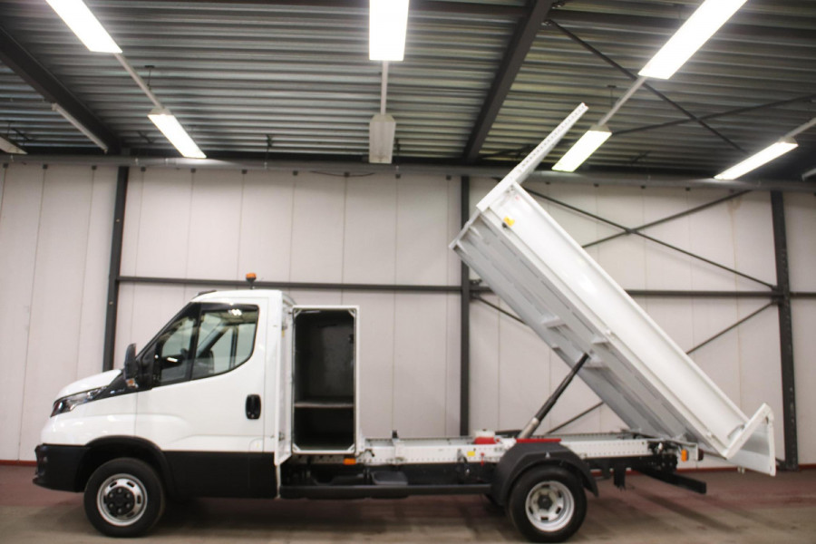 Iveco Daily 35C14 2.3 KIPPER MET 3500 KG TREKVERMOGEN Iveco 35C14 2.3 KIPPER MET 3500 KG TREKVERMOGEN