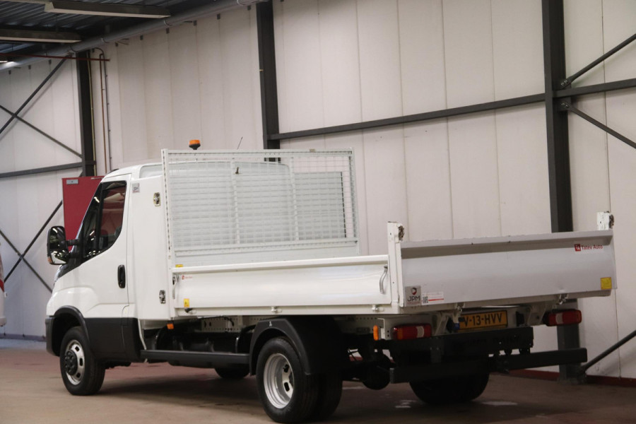 Iveco Daily 35C14 2.3 KIPPER MET 3500 KG TREKVERMOGEN Iveco 35C14 2.3 KIPPER MET 3500 KG TREKVERMOGEN