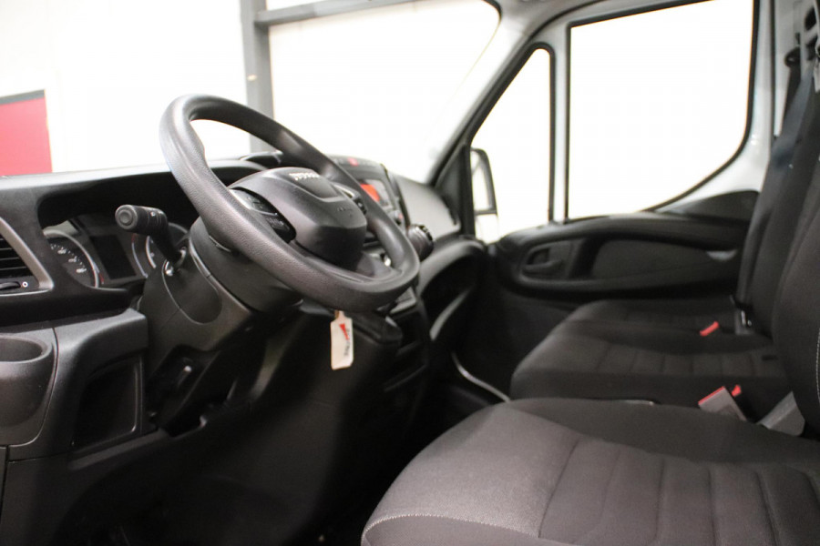 Iveco Daily 35C14 2.3 KIPPER MET 3500 KG TREKVERMOGEN Iveco 35C14 2.3 KIPPER MET 3500 KG TREKVERMOGEN