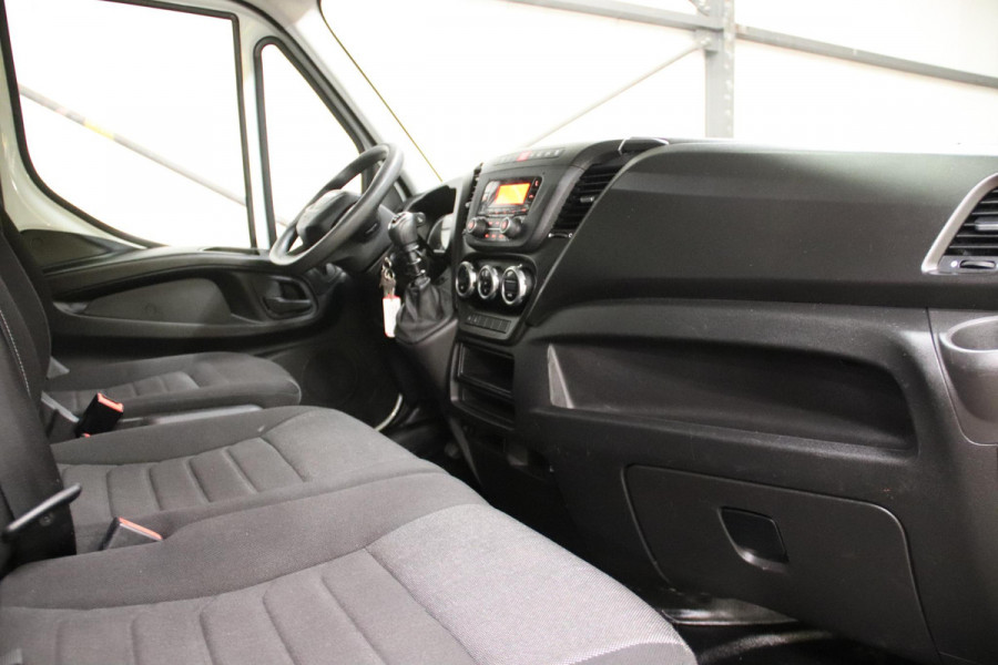 Iveco Daily 35C14 2.3 KIPPER MET 3500 KG TREKVERMOGEN Iveco 35C14 2.3 KIPPER MET 3500 KG TREKVERMOGEN