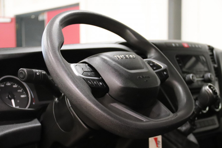 Iveco Daily 35C14 2.3 KIPPER MET 3500 KG TREKVERMOGEN Iveco 35C14 2.3 KIPPER MET 3500 KG TREKVERMOGEN
