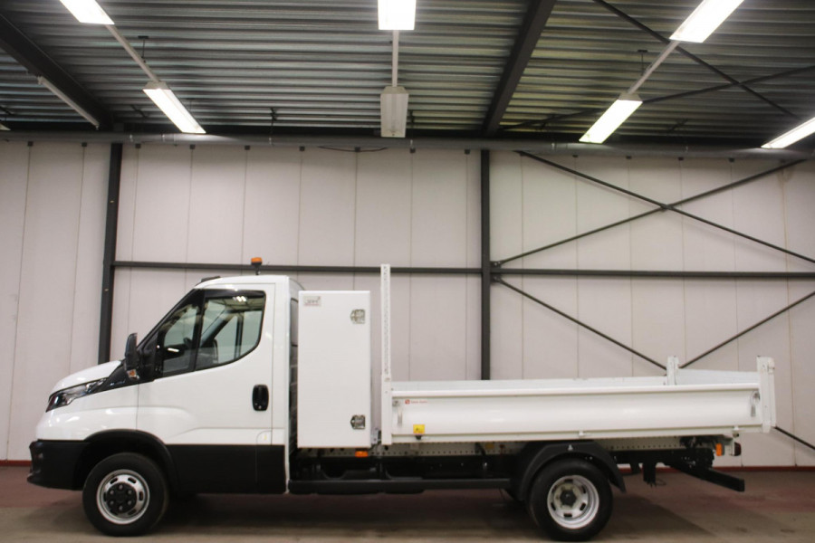 Iveco Daily 35C14 2.3 KIPPER MET 3500 KG TREKVERMOGEN Iveco 35C14 2.3 KIPPER MET 3500 KG TREKVERMOGEN