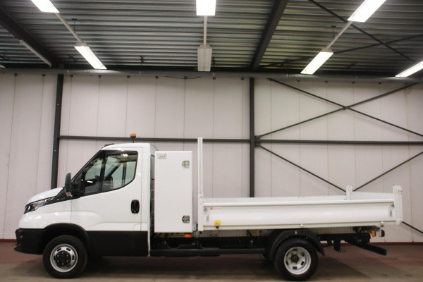 Iveco Daily 35C14 2.3 KIPPER MET 3500 KG TREKVERMOGEN Iveco 35C14 2.3 KIPPER MET 3500 KG TREKVERMOGEN