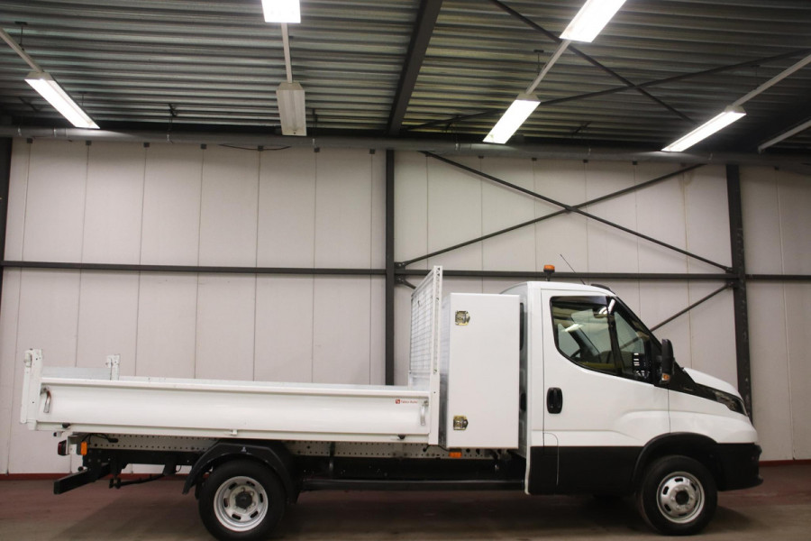 Iveco Daily 35C14 2.3 KIPPER MET 3500 KG TREKVERMOGEN Iveco 35C14 2.3 KIPPER MET 3500 KG TREKVERMOGEN