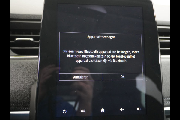 Renault ZOE R135 52kWh Eigen-Accu Leer Edition One Warmtepomp Camera Apple Carplay Android auto Bose-Sound Adaptive Cruise Automatisch-Inpar LED koplampen 'Minoia' Lmv 16" Stuurwiel verwarming Automaat 136pk Easy Park Assist Super Complete Zoë nieuw €38.000 Orig.NLse auto thuisladen 3 fase 32a tot 22kw !