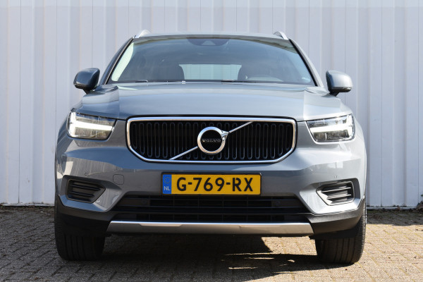 Volvo XC40 1.5 T3 Momentum Pro | Trekhaak | Blis | Sensoren voor&achter | Draadloos opladen |