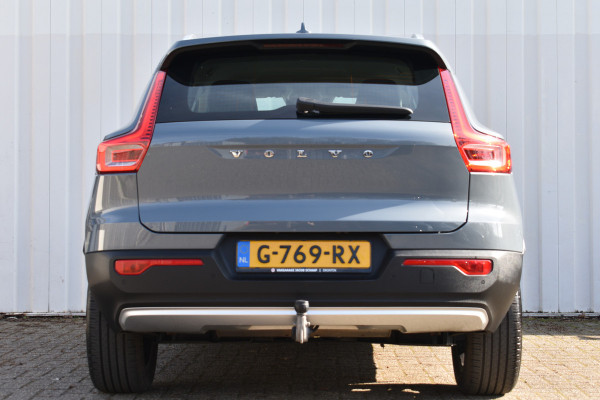 Volvo XC40 1.5 T3 Momentum Pro | Trekhaak | Blis | Sensoren voor&achter | Draadloos opladen |