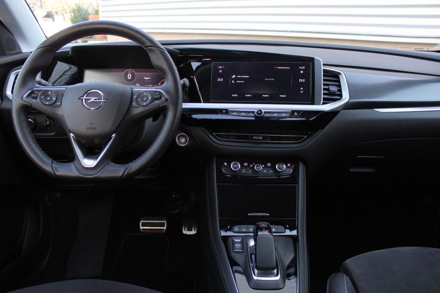 Opel Grandland 1.6 Turbo Plug-In Hybrid 4x4 GSe | Navigatie | BLIS | Adaptieve cruise | Winterpack