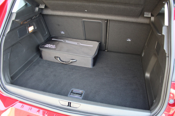 Opel Grandland 1.6 Turbo Plug-In Hybrid 4x4 GSe | Navigatie | BLIS | Adaptieve cruise | Winterpack