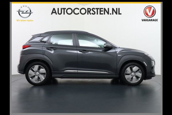 Hyundai Kona EV Comfort 64kWh 204PK Trekhaak Adap.Cruise Warmtepomp Android Auto Apple Carplay Navi Ecc DAB Camera Led Keyless Highway assist sys. Rijstrooksensor met correctie Voorruit verwarmbaar 1e Eigenaar