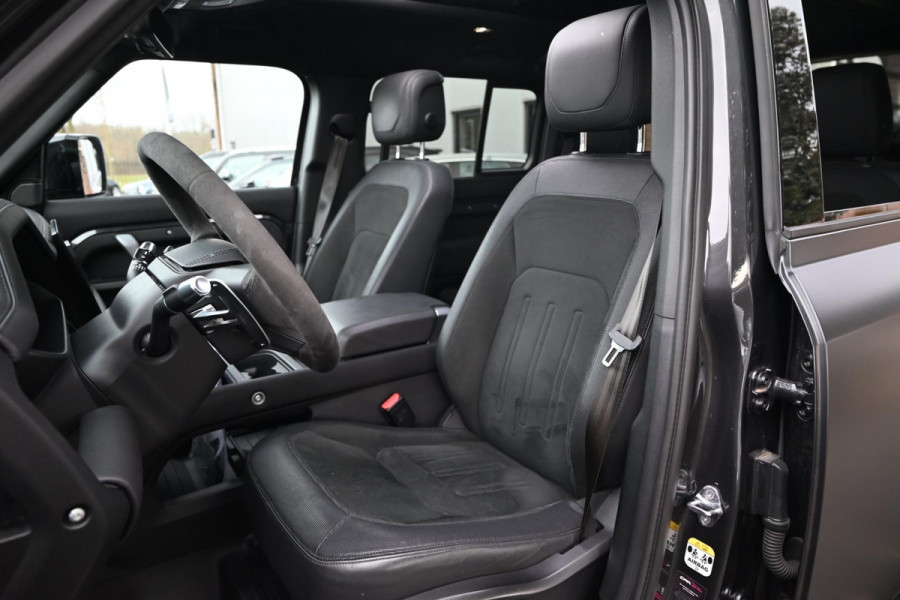 Land Rover Defender 110 5.0 P525 110 V8 URBAN ACC Trekhaak Pano HUD 360 Cam Meridian 22''