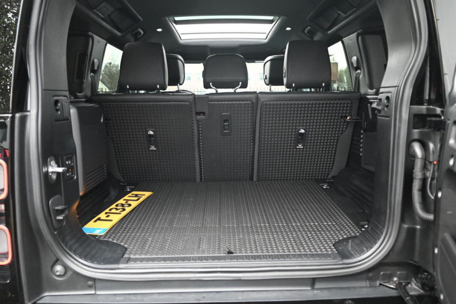 Land Rover Defender 110 5.0 P525 110 V8 URBAN ACC Trekhaak Pano HUD 360 Cam Meridian 22''