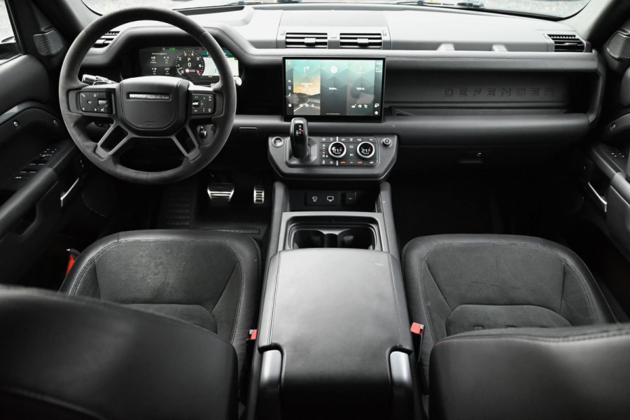 Land Rover Defender 110 5.0 P525 110 V8 URBAN ACC Trekhaak Pano HUD 360 Cam Meridian 22''