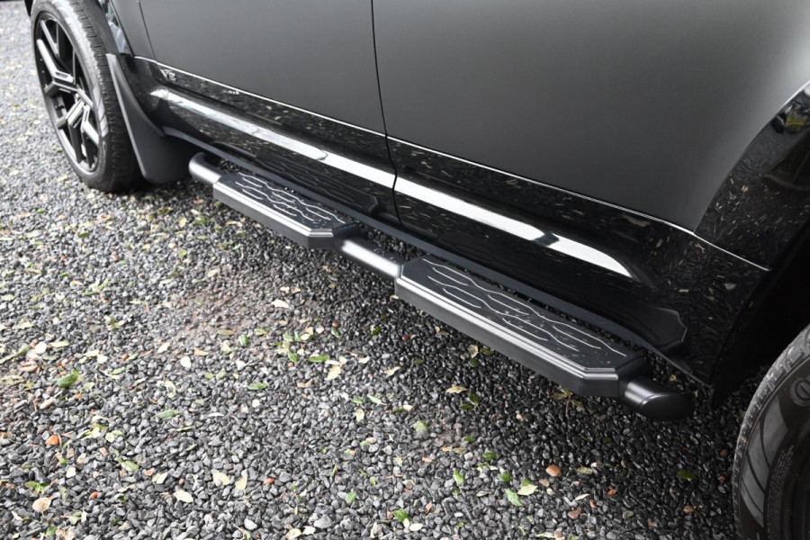 Land Rover Defender 110 5.0 P525 110 V8 URBAN ACC Trekhaak Pano HUD 360 Cam Meridian 22''
