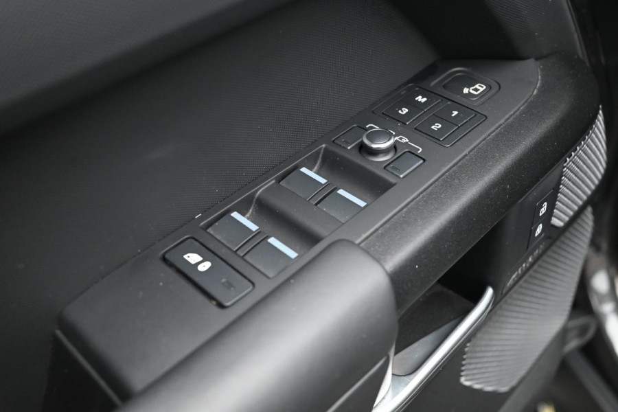 Land Rover Defender 110 5.0 P525 110 V8 URBAN ACC Trekhaak Pano HUD 360 Cam Meridian 22''