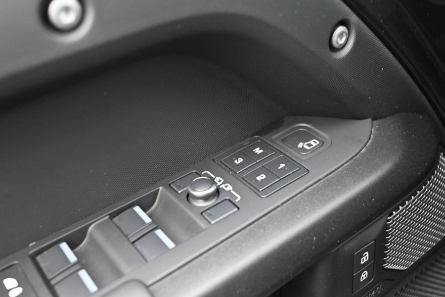 Land Rover Defender 110 5.0 P525 110 V8 URBAN ACC Trekhaak Pano HUD 360 Cam Meridian 22''