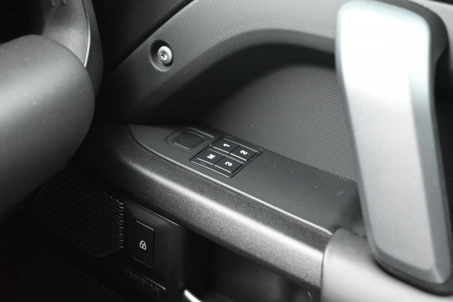 Land Rover Defender 110 5.0 P525 110 V8 URBAN ACC Trekhaak Pano HUD 360 Cam Meridian 22''